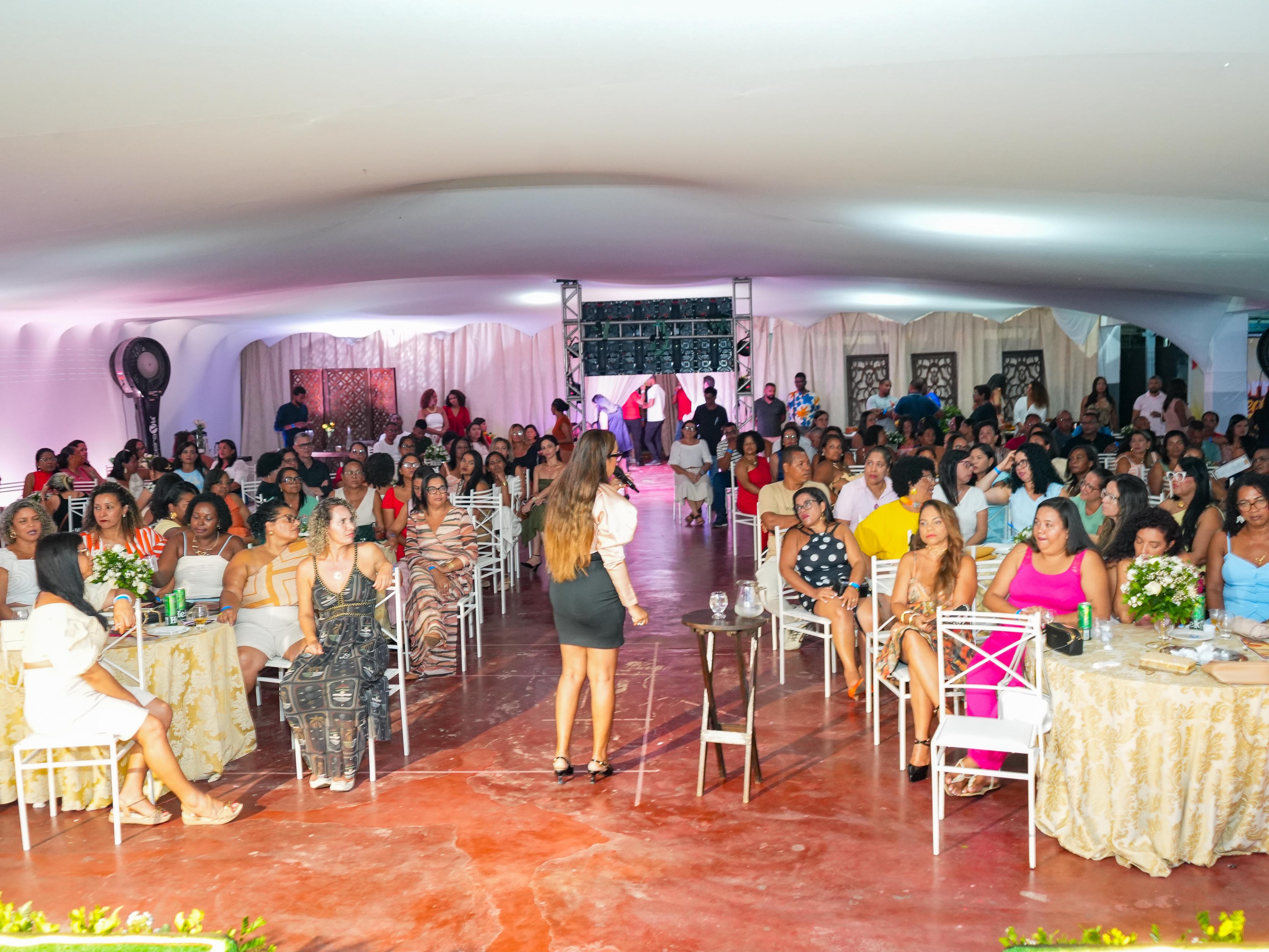 Prefeitura de Ibirapitanga garante reajuste de 11% para servidores da educação